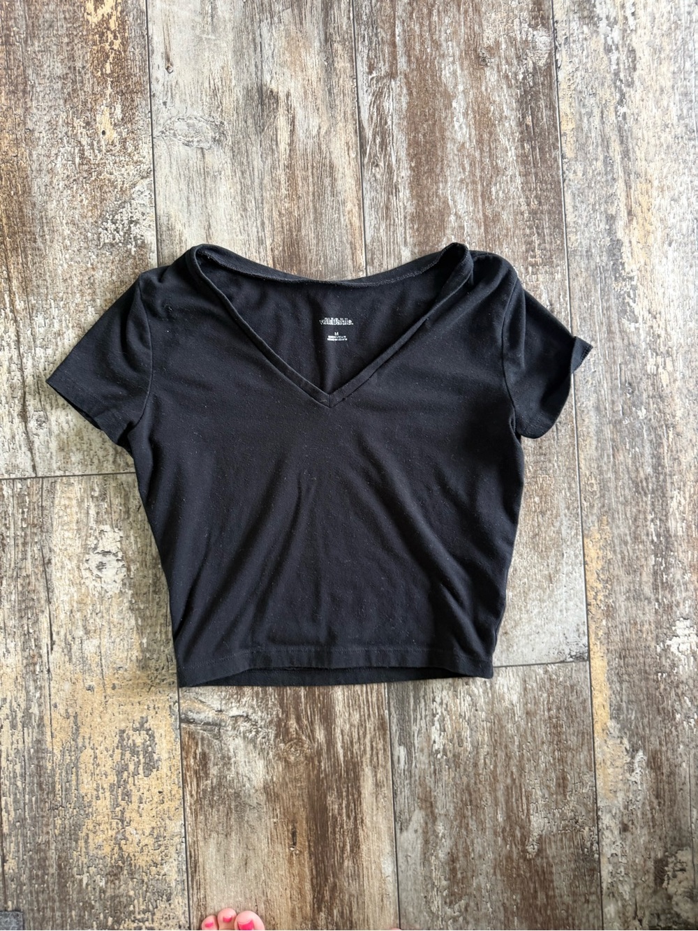 2 for $10 sale: Wild fable black cropped v-neck t-shirt - M
